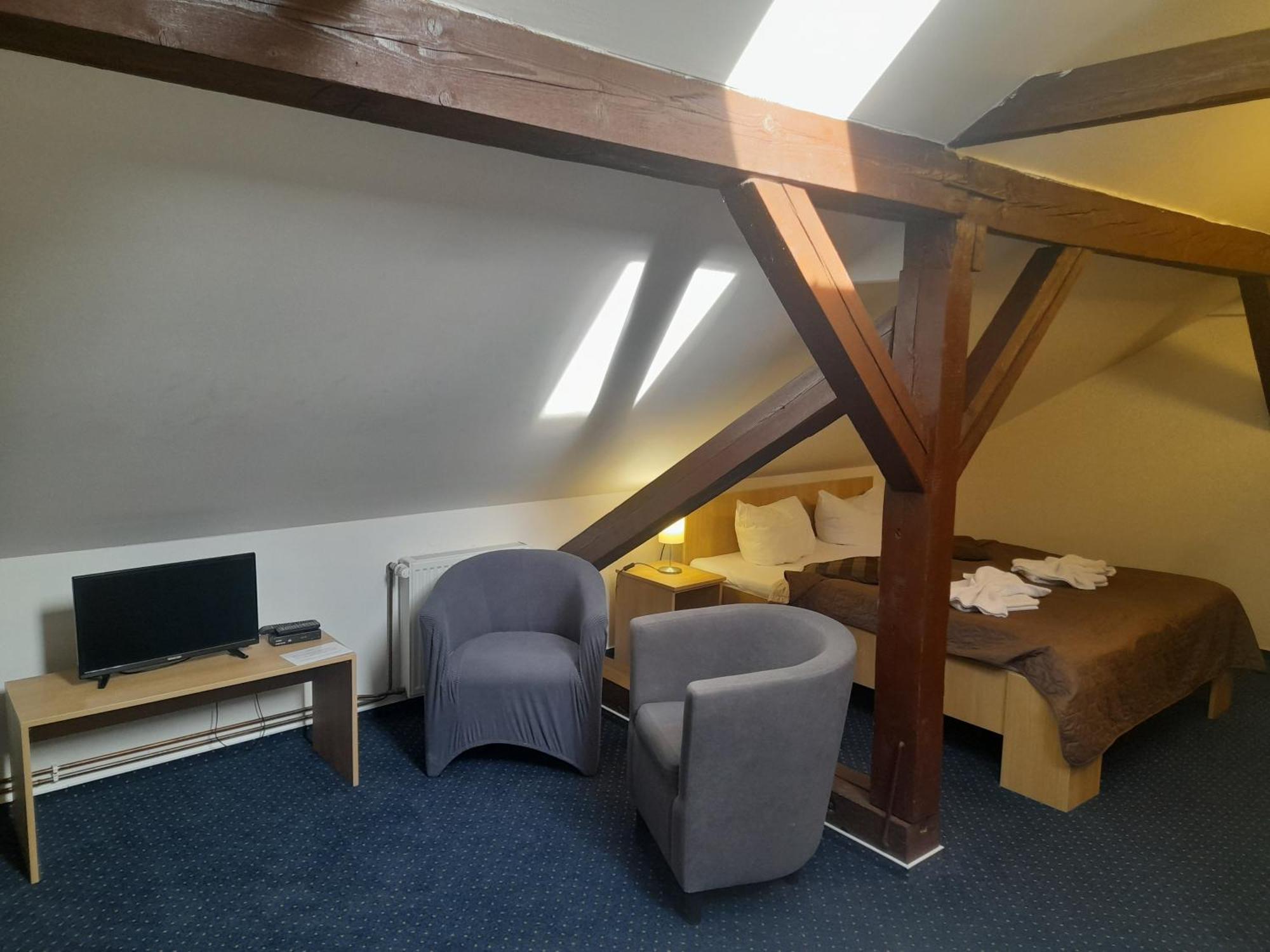 קרלובה סטודנקה Hotel Dzban מראה חיצוני תמונה