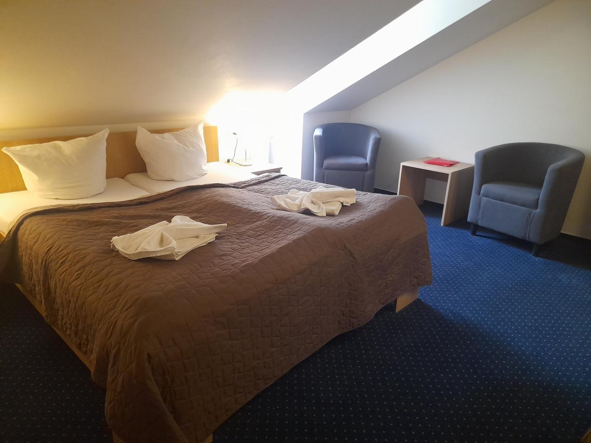 קרלובה סטודנקה Hotel Dzban מראה חיצוני תמונה