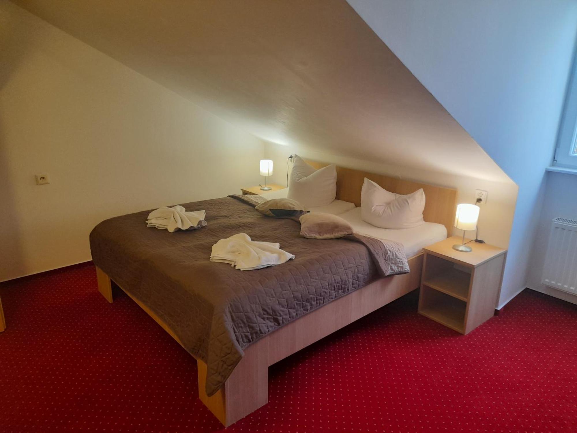 קרלובה סטודנקה Hotel Dzban מראה חיצוני תמונה